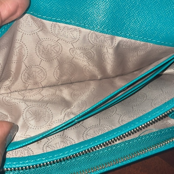 MICHAEL KORS Wallet multi card holder zip change compartment gold hardware - Picture 11 of 14